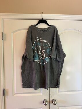 Disney Cruise Line 25th Anniversary Comfort Colors Gray Crewneck Graphic Tee